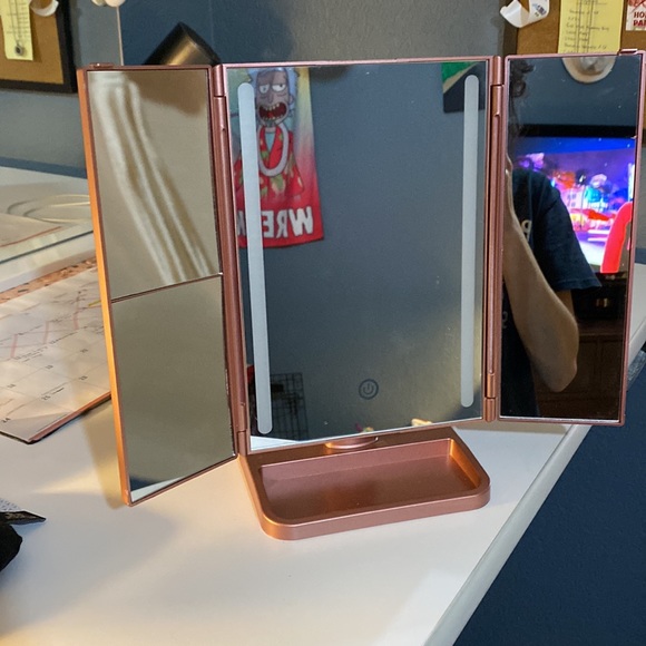 LED Mirror - Picture 2 of 3